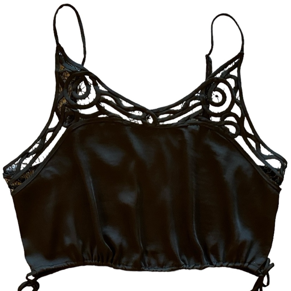 Intimately Free People Black Lace Top Size Medium NWT Excellent Condition! - Picture 3 of 13